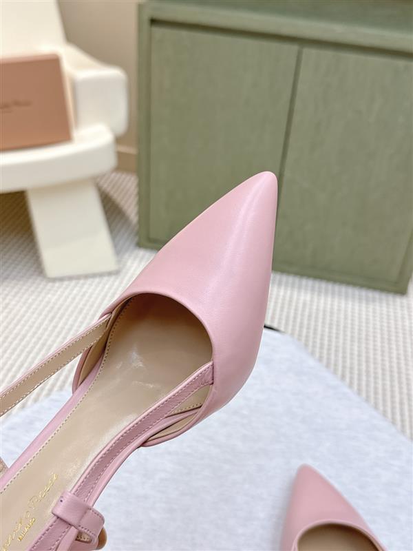 2025112810123320 300